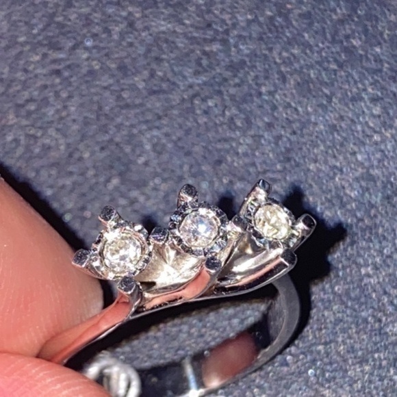 Dimond Ring 14kt white gold “princess” solid gold natural diamonds woman’s ring - Picture 1 of 4